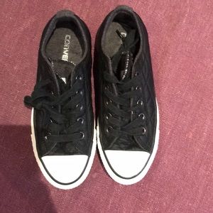 Black quilted low top converse